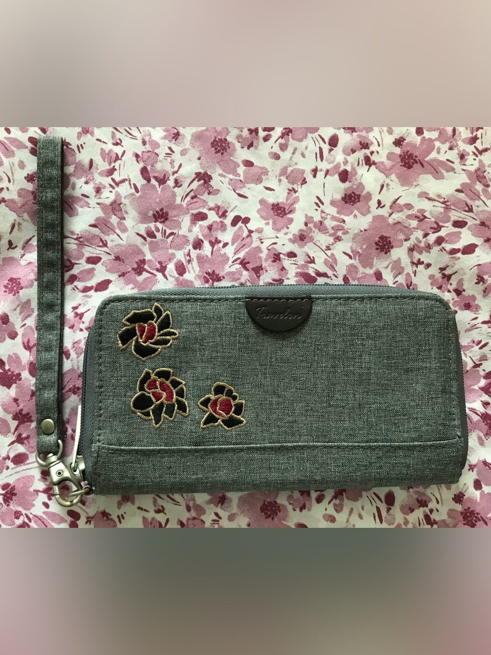 Travelon Gray Wallet